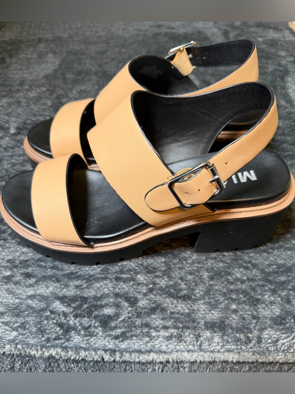 MIA SHESKA Platform Block Heel Sandals Tan Size 9 Like New - Picture 5 of 8